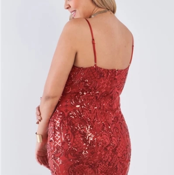 Plus Size V-Neck Sequin Bodycon Dress - Picture 2 of 5